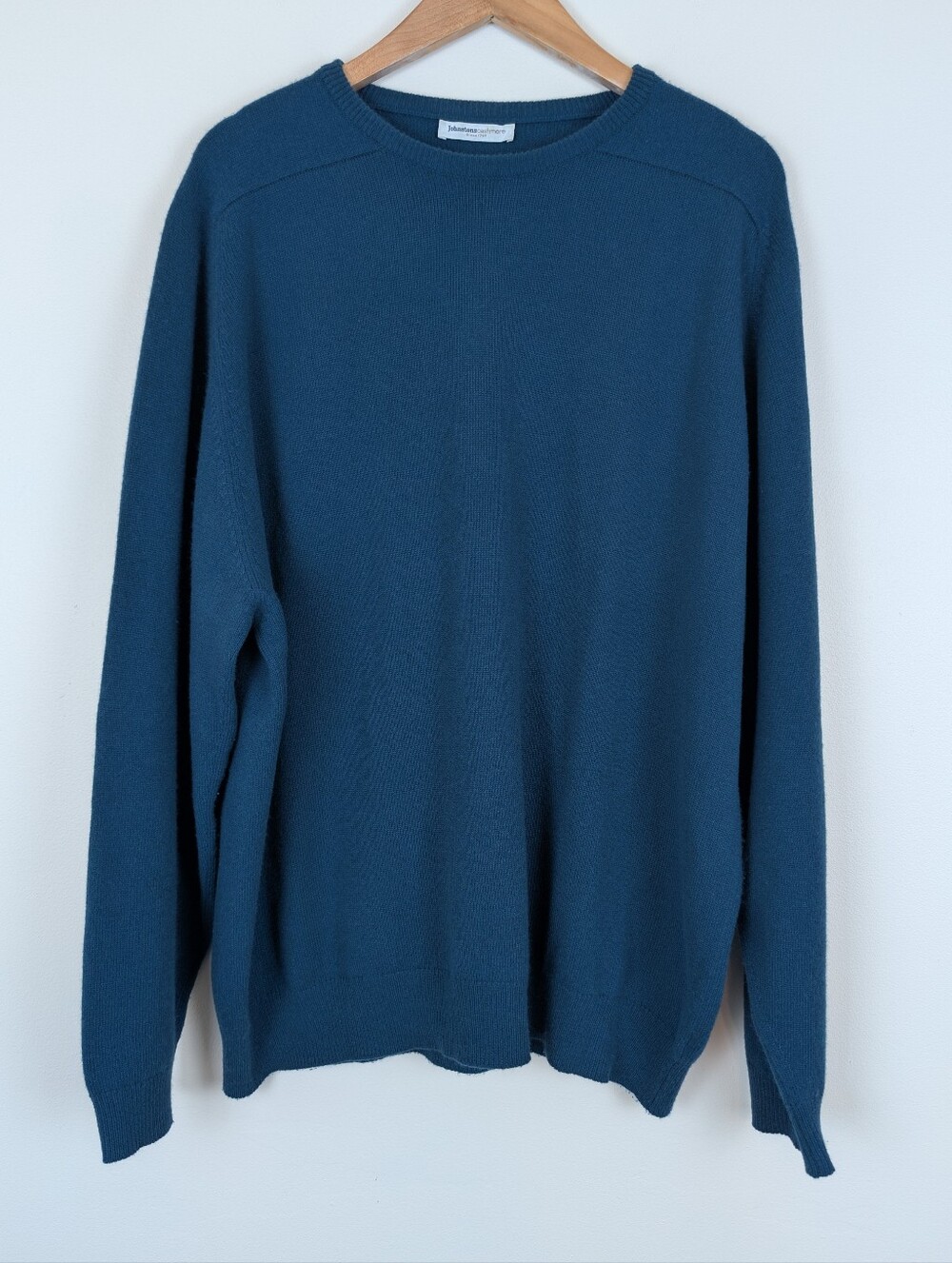 Johnstons Of Elgin 100% Cashmere Raglan Sleeve Crewneck Sweater - Blue